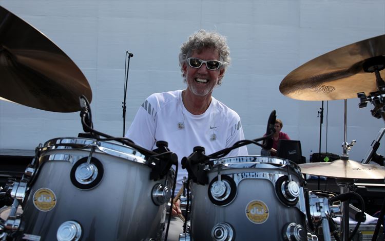 Dennis Holt